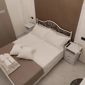 https://the-lighthouse-centro-storico.hotelitalianriviera.com